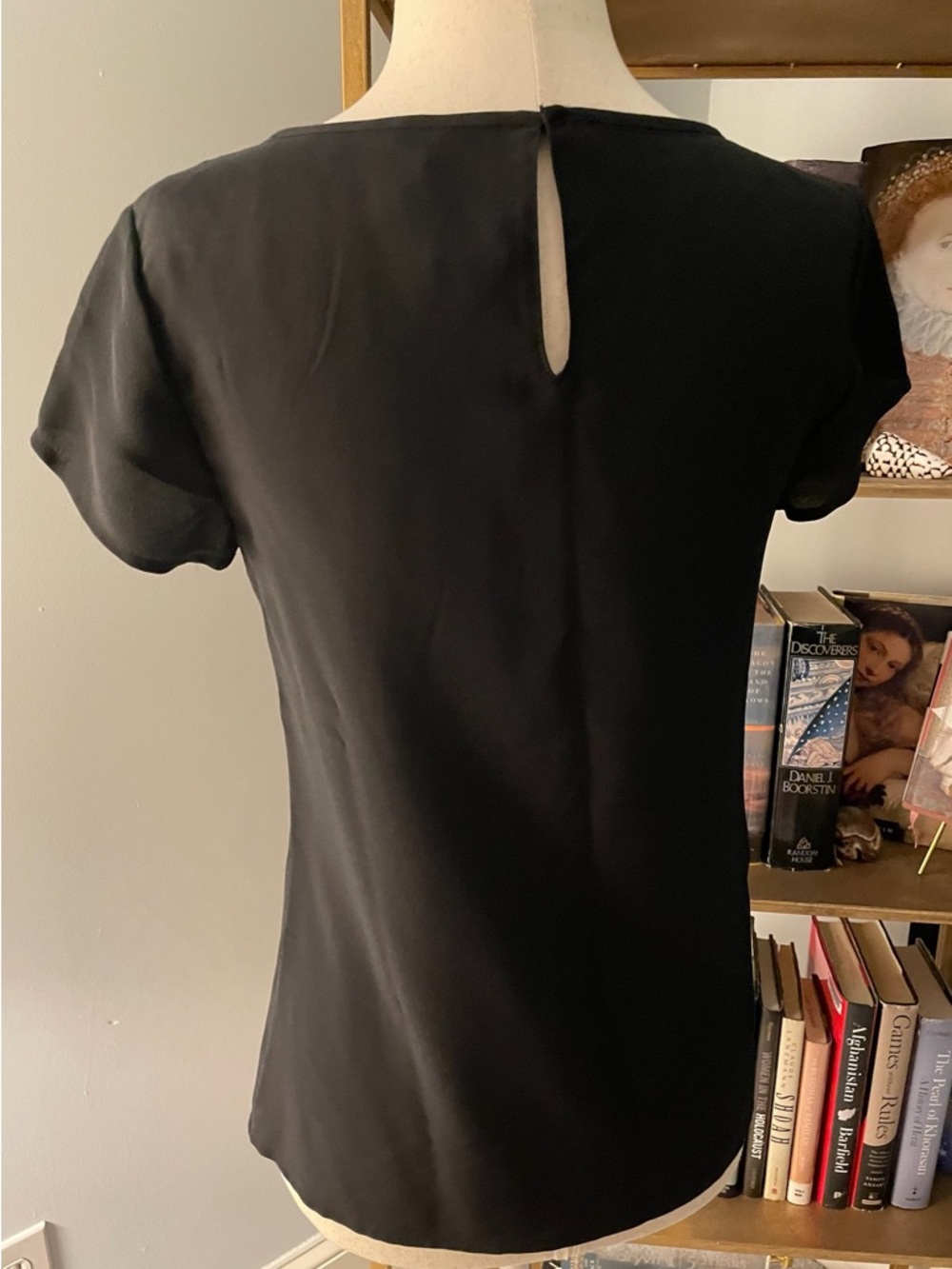 Ann Taylor 100% Silk Black Short Cap Sleeve Blouse Shell - Picture 10 of 13